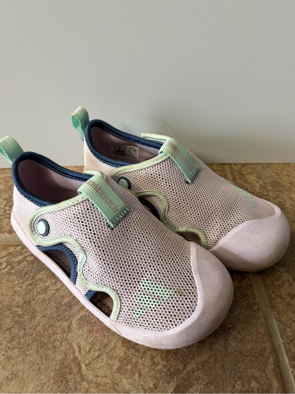 Adidas altaventure Kids Mesh Water Shoes sneakers size 9